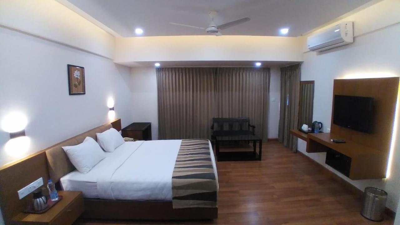 Malabar Residency Hotel Kannur Exterior photo